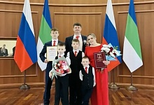 Семья работника АО «Транснефть – Север» признана лучшей многодетной семьёй Республики Коми Семья работника АО «Транснефть – Север» признана лучшей многодетной семьёй Республики Коми
