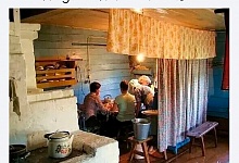 ПАУЖИН НА СТОЛЕ