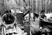 РУКАМИ ПРОСТЫХ ЖЕНЩИН И ДЕВУШЕК...