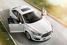 Ford готовит к премьере обновлённый седан Escort